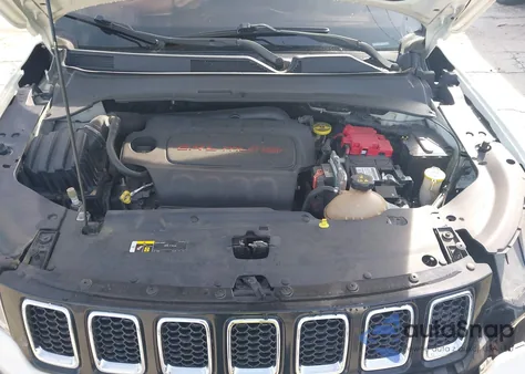 2019 Jeep Compass Latitude Fwd z USA, uszkodzony, nr VIN 3C4NJCBB3KT676807